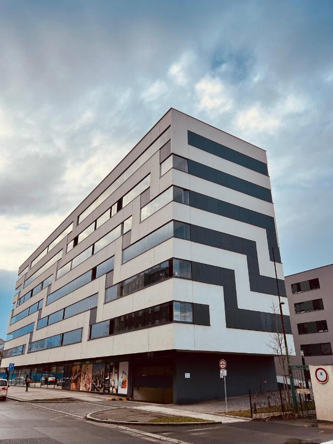 White Pearl Studio With Parking In Holesovice Prag Dış mekan fotoğraf